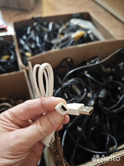 Кабель для зарядки фотоаппарата