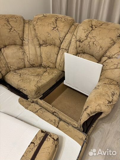 Угловой диван и кресло