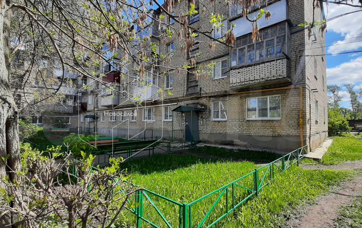 2-к. квартира, 42 м², 1/4 эт.