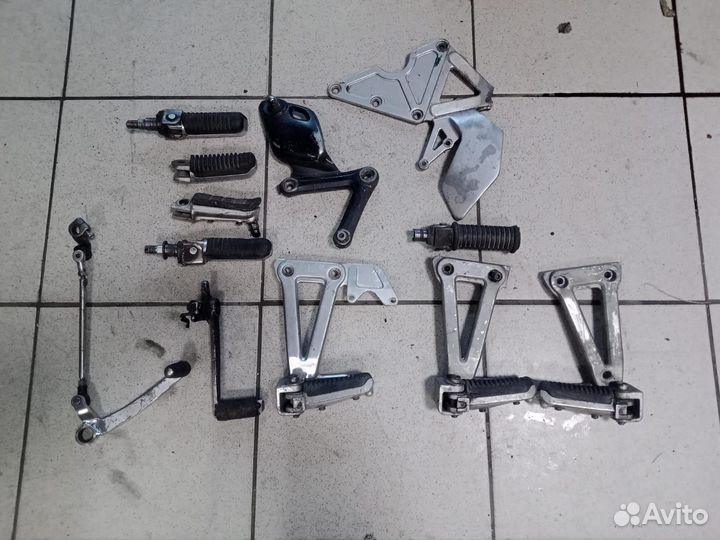 Подножки и лапки Suzuki GSF 400 Bandit