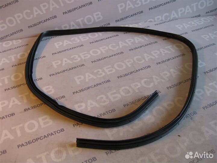 Уплотнитель проема двери задний правый Nissan