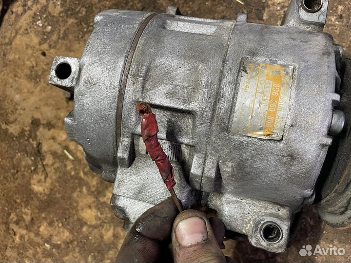 Компрессор кондиционера VW Passat B5 VR5 AGZ 2.3