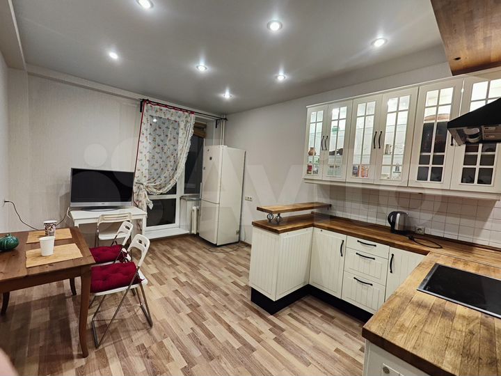 2-к. квартира, 58 м², 4/13 эт.