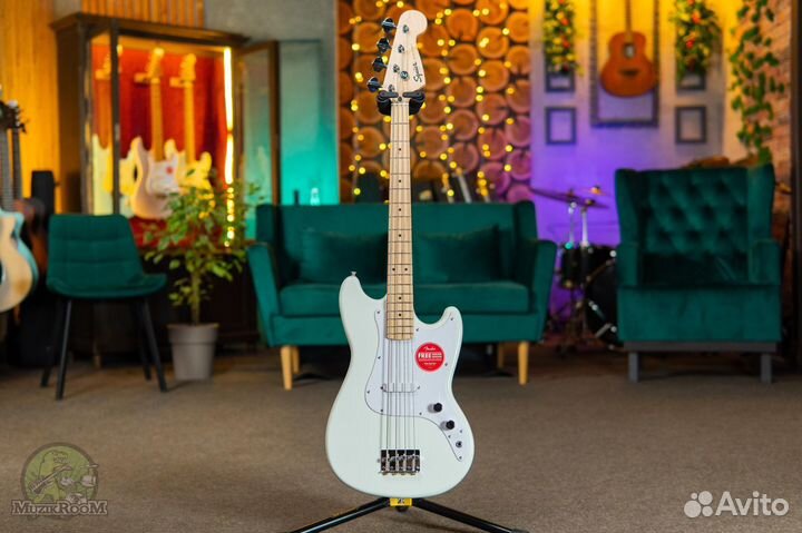 Squier Sonic Bronco Arctic White