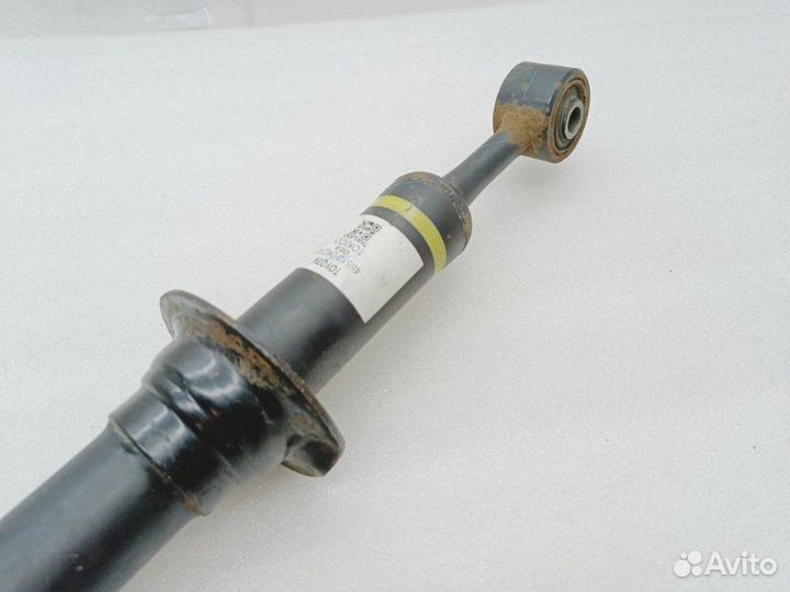 Амортизатор подвески передний Toyota Hilux GUN126L