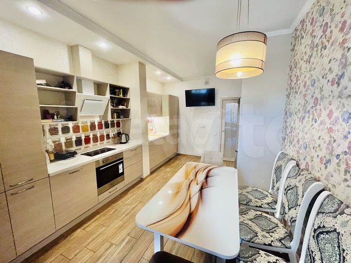 2-к. квартира, 80,8 м², 2/12 эт.