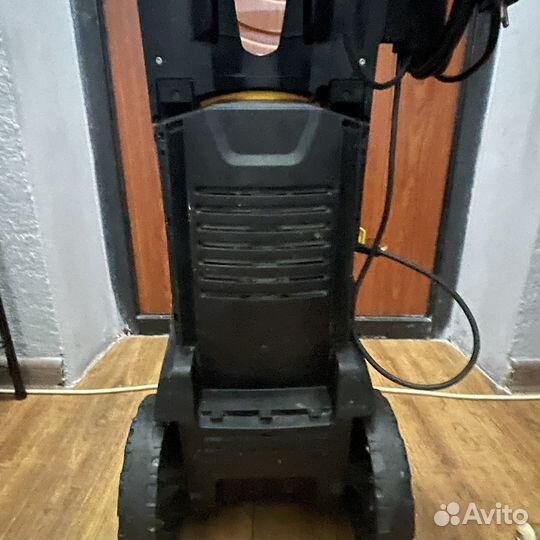 Продаю минимойку Керхер