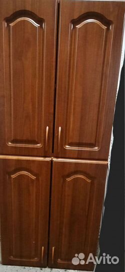 Два навесных шкафчика