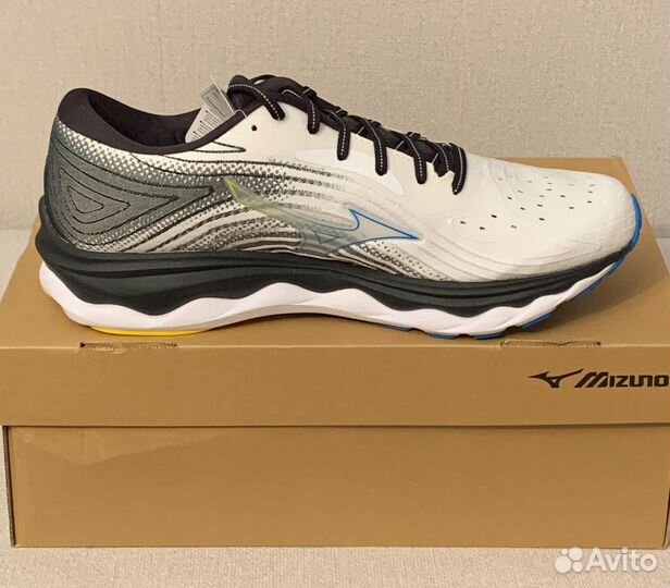 Кроссовки Mizuno Wave Sky 6