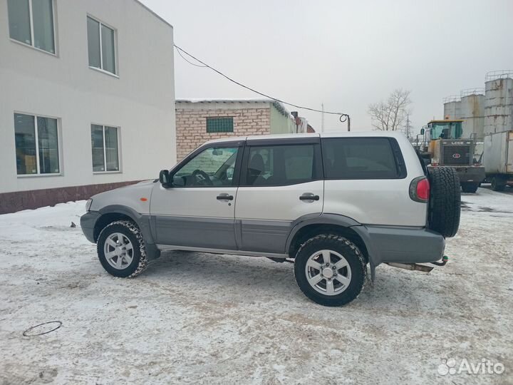 Nissan Terrano II 2.4 МТ, 2004, 182 000 км