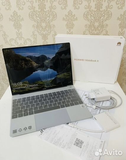 Xuawei MateBook X