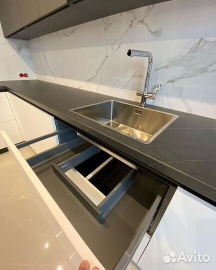 Кухонный гарнитур угловой