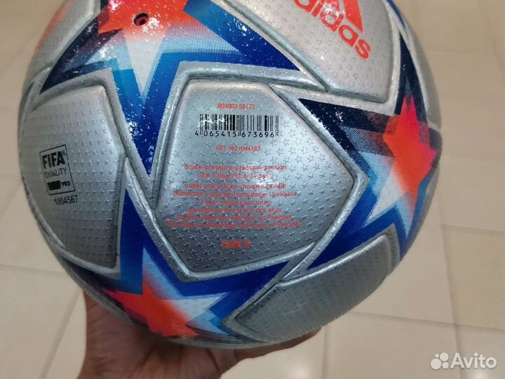 Футбольный мяч adidas лига чемпионов 2023