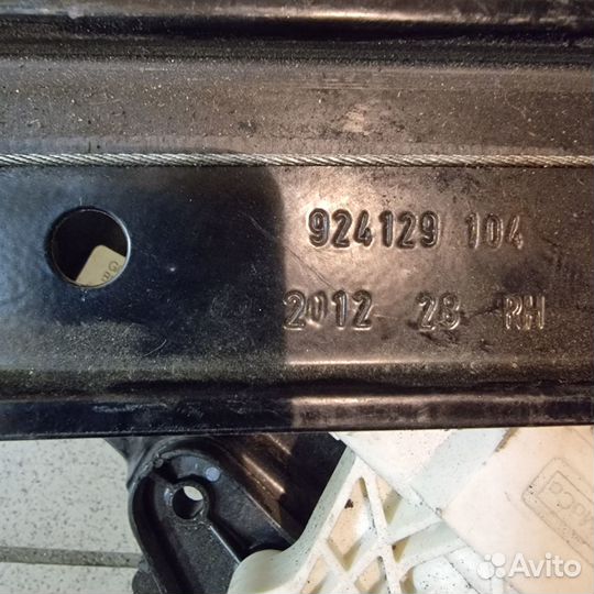 Стеклоподъемник передний правый Ford Focus 3 CB8