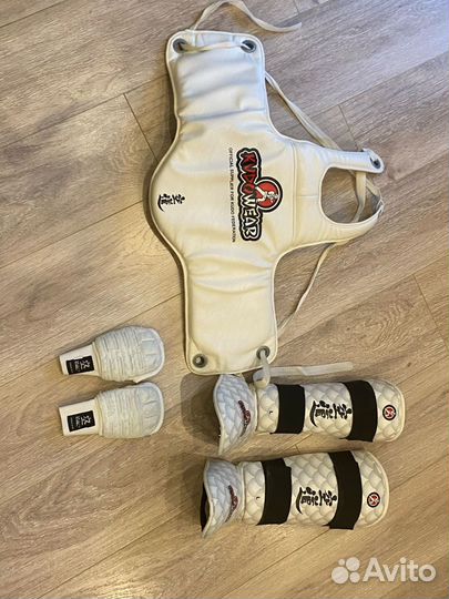 Кимоно и защита кудо (оригинальные)