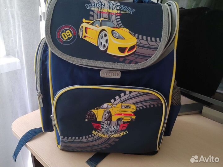 Школьный рюкзак