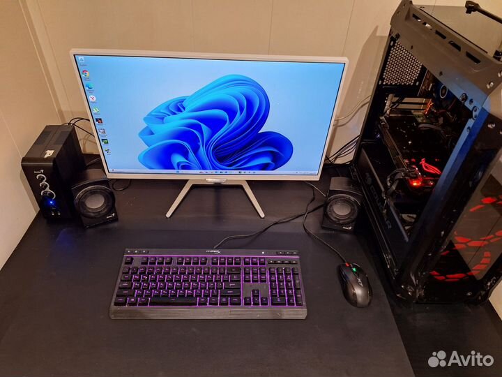 Игровой пк с монитором и клавиатурой