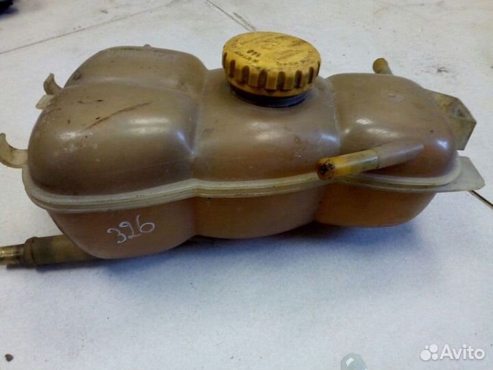 Бачок расширительный Opel Omega