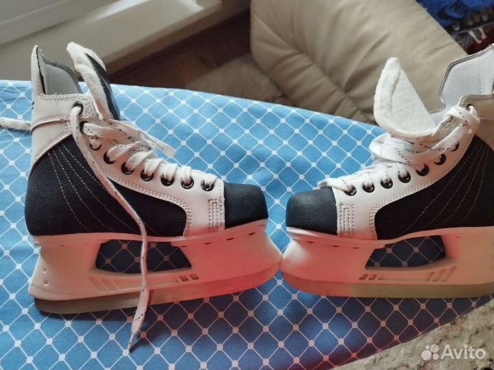 Коньки хоккейные