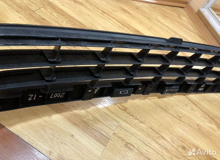 Решетка радиатора Lexus LX570