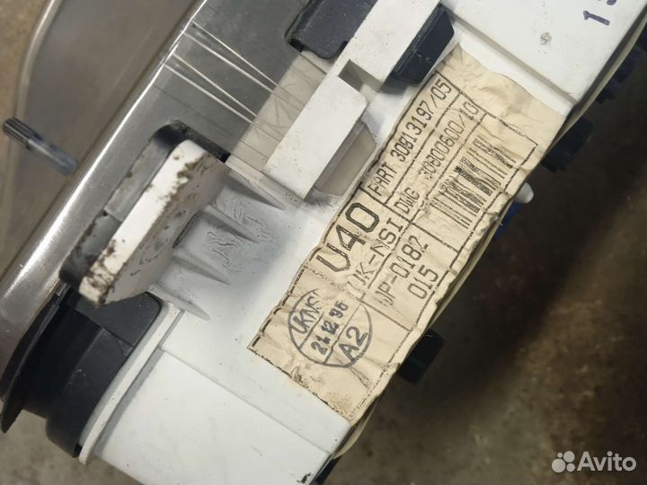 Приборная панель Вольво С40 В40