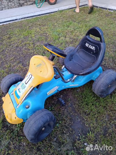 Машина детская с педалями