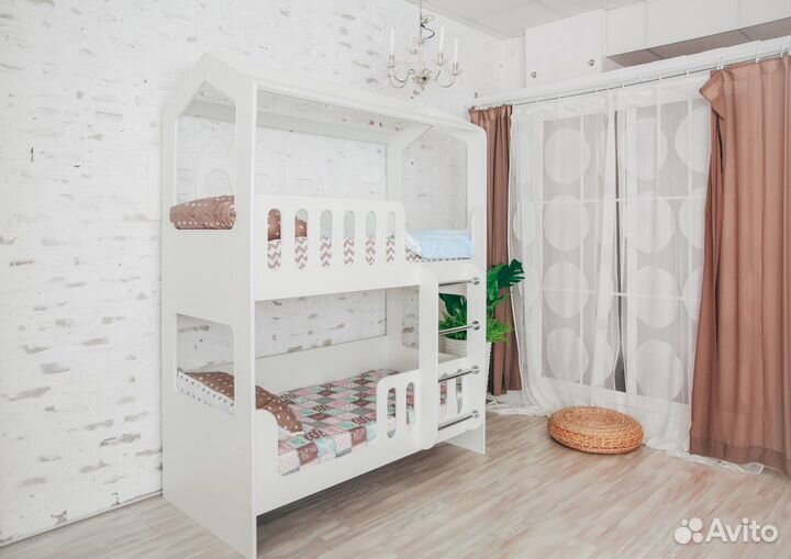 Кровать домик двухъярусная