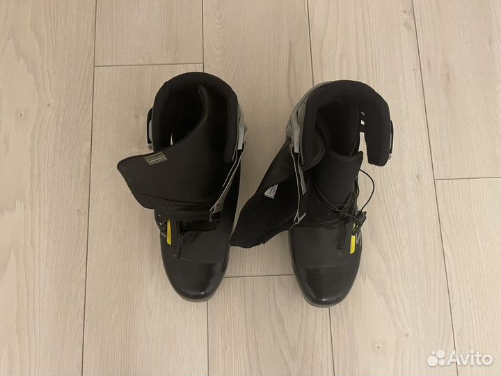 Горнолыжные ботинки фирмы salomon