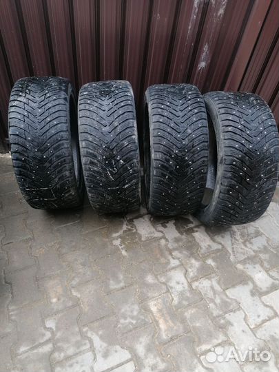 Nokian Tyres Hakkapeliitta 8 SUV 265/45 R20