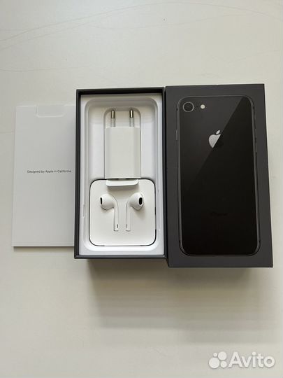 Телефон iPhone8