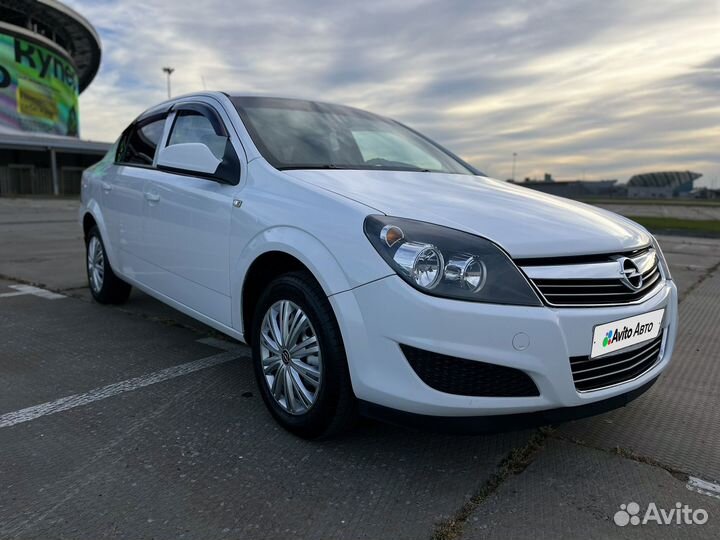 Opel Astra 1.6 МТ, 2012, 194 000 км