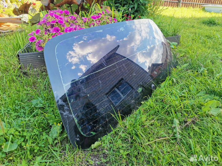 Стекло задней двери хлопушки Partner Berlingo M59