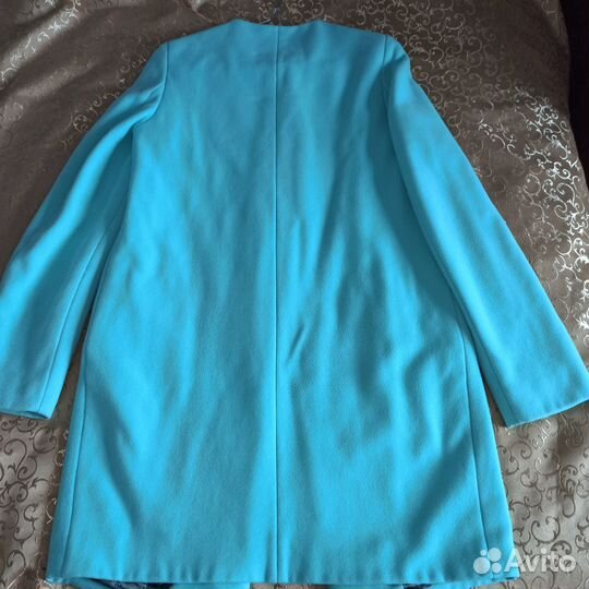 Пальто голубое на весну