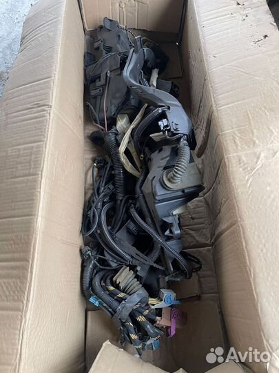 Подкапотная коса volvo, 30679589