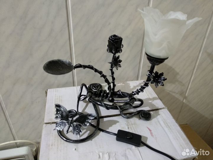 Светильник настольный кованый