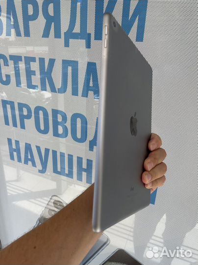 Планшет apple iPad 6