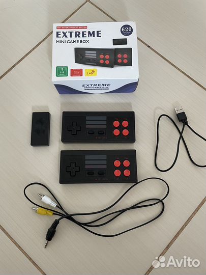 Портативная игровая приставка на 620 игр