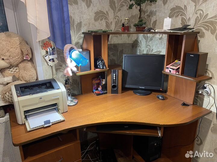 Компьютерный стол