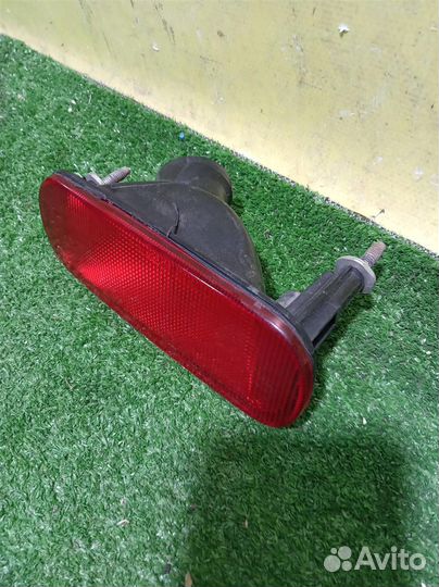 Фонарь задний в бампер Suzuki Swift 2004
