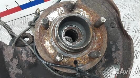 Ступица передняя левая land rover discovery 3 (FML