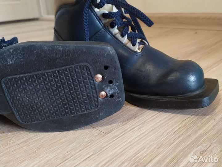 Лыжные ботинки