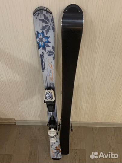 Горнолыжные ботинки, лыжи