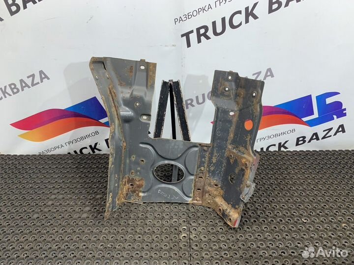 Кронштейн подножки правый Mercedes-Benz Actros