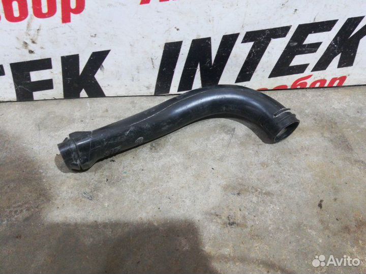 Патрубок воздушного фильтра Renault Logan 2011