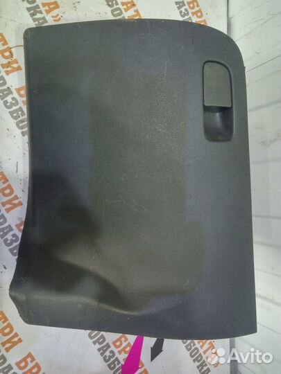 Фольксваген Гольф Бардачок