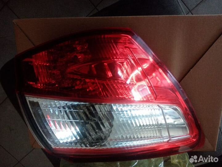 Nissan Qashqai Задняя левая фара LED