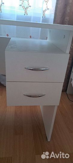 Детский письменный стол