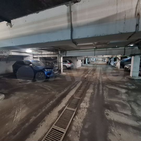 Машиноместо, 18 м²