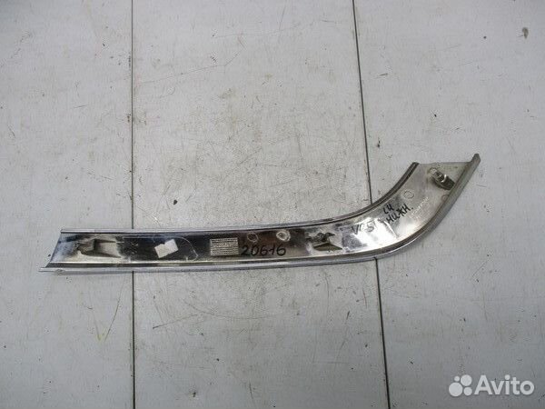 Молдинг переднего бампера левый LADA Vesta 2180