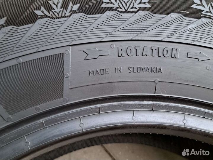 Continental VanContact Ice 225/70 R15C 112R